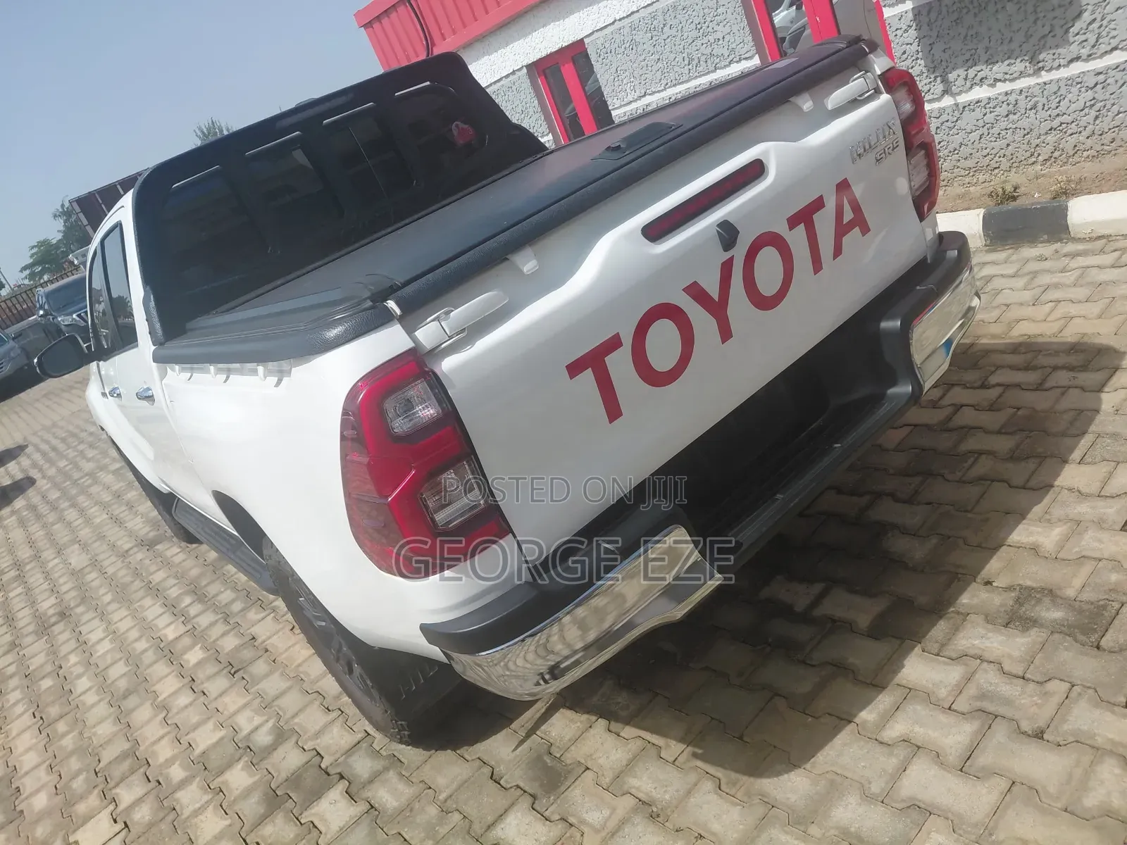Toyota Hilux 2024 White