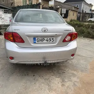 Toyota Corolla 2010 Silver