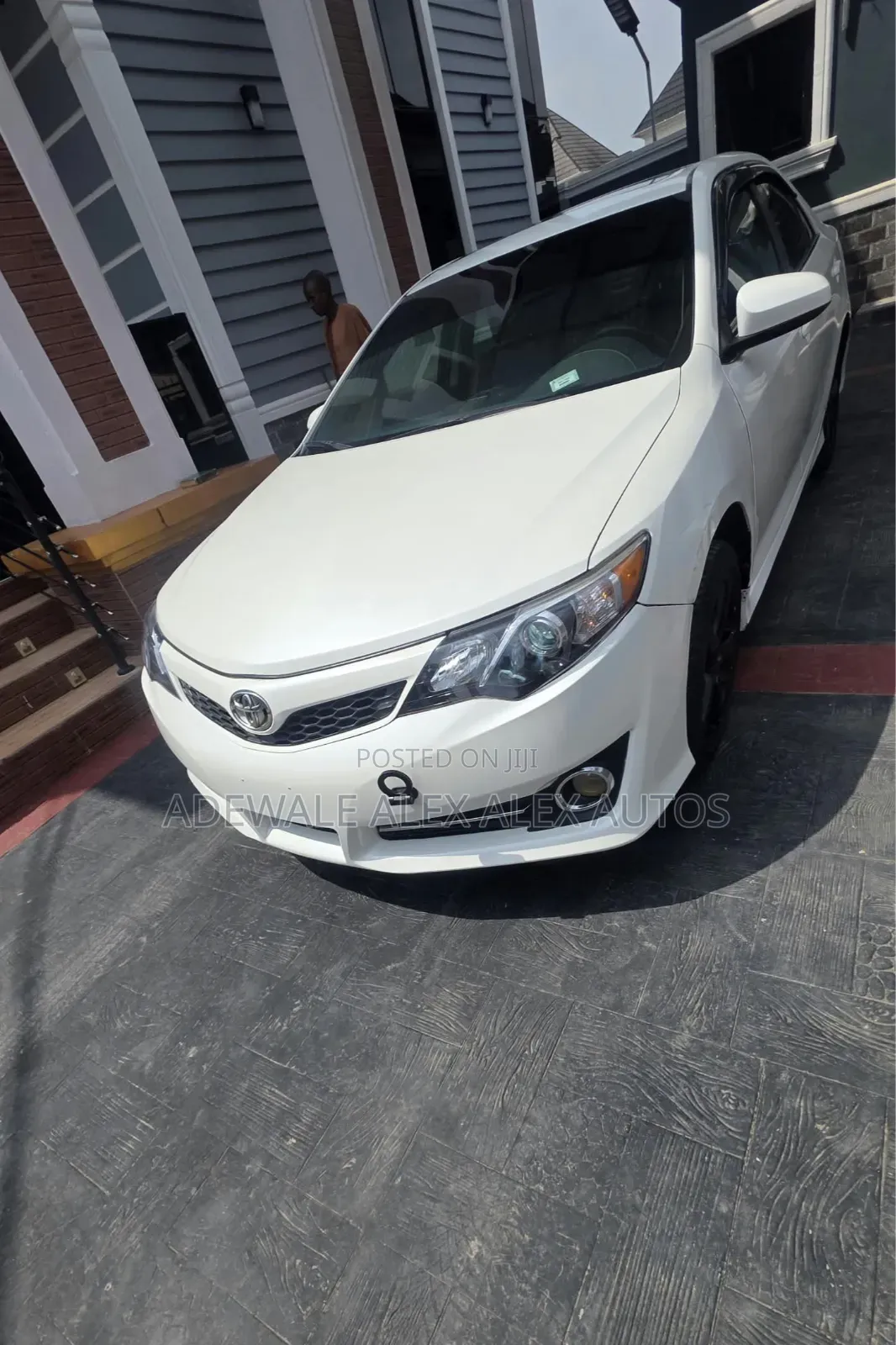 Toyota Camry SE 4dr Sedan (2.5L 4cyl 6A) 2014 White