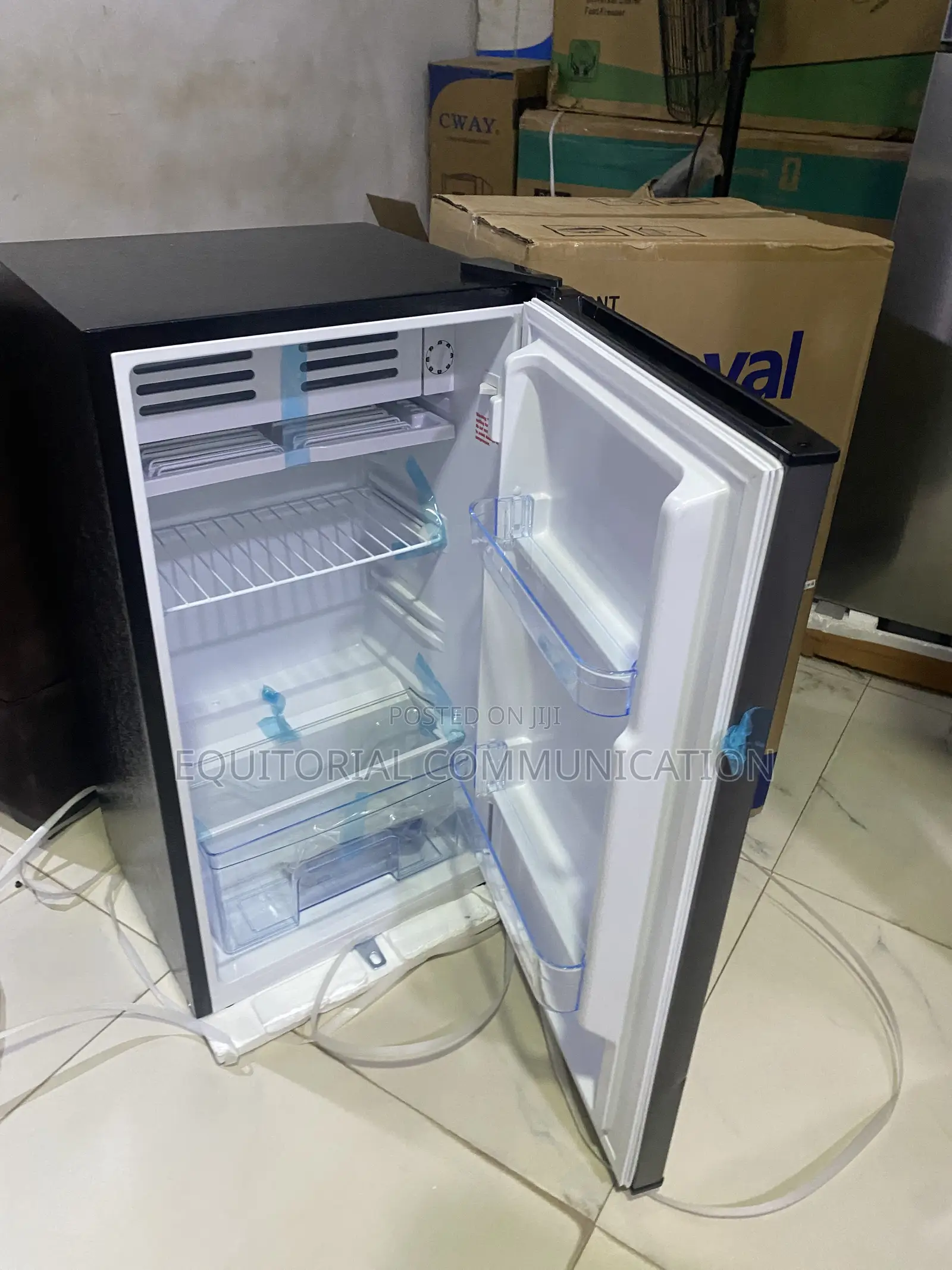 Royal RREF105BF 105L Refrigerator With Temperature Control