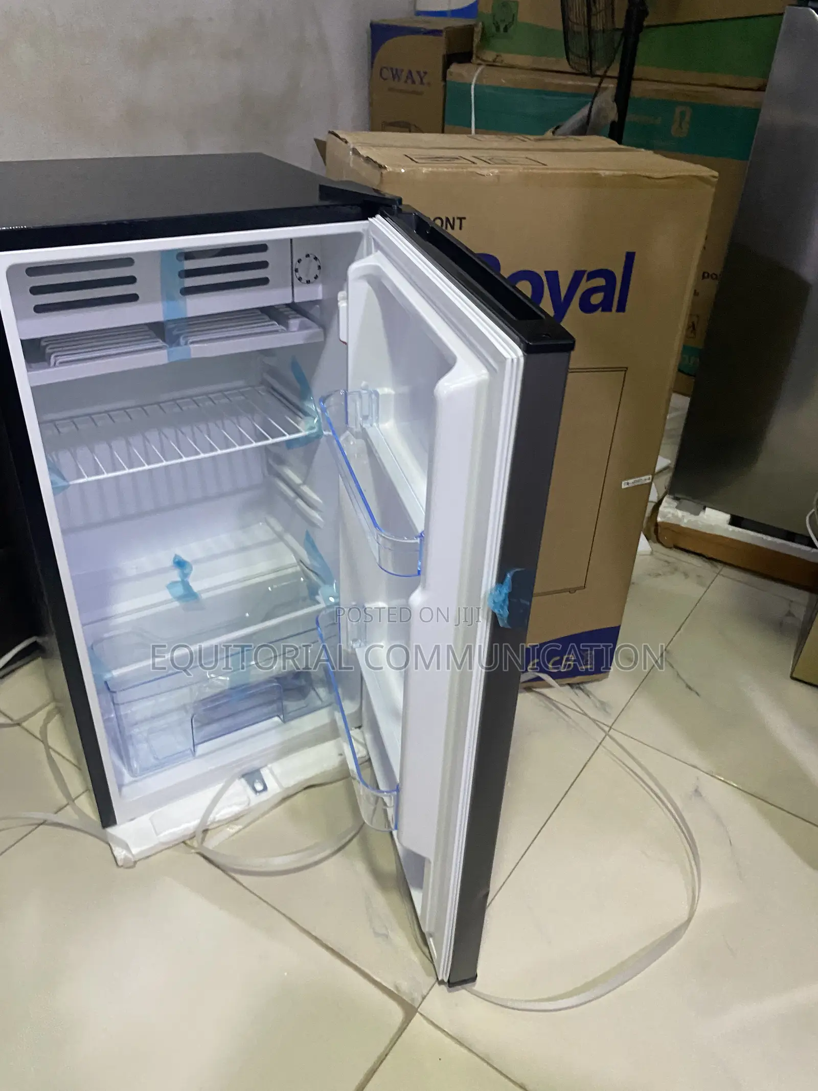 Royal RREF105BF 105L Reliable Cooling for Compact Spaces