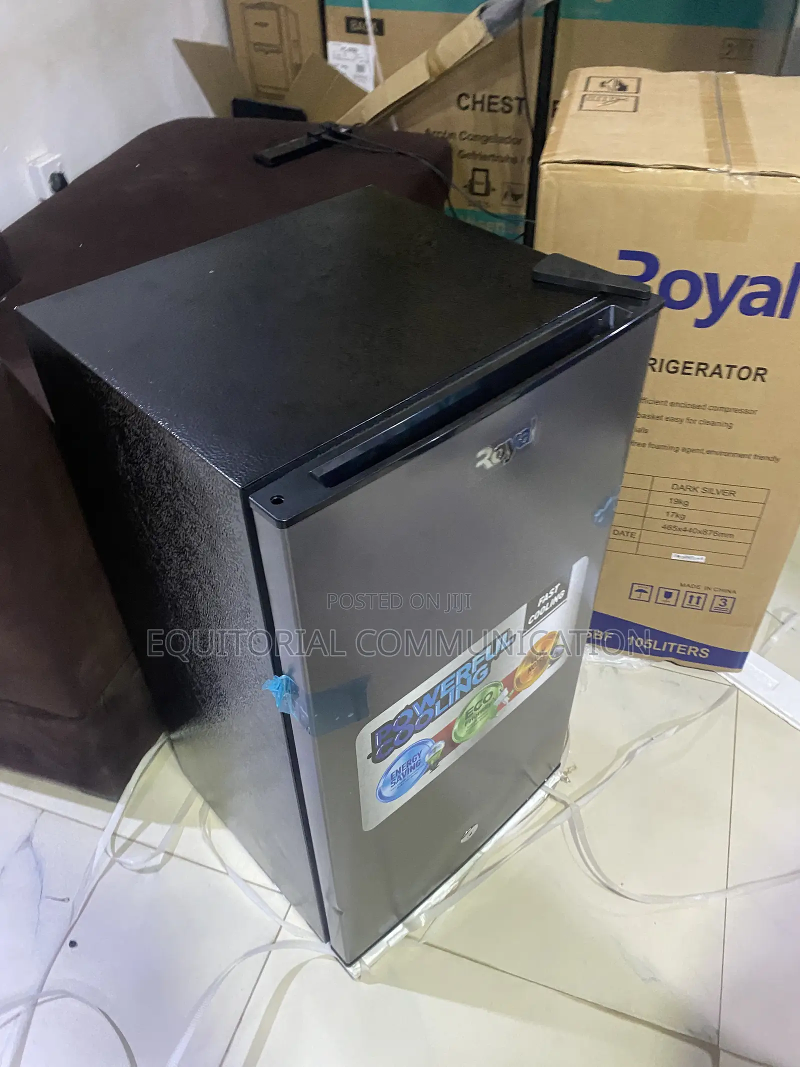 Royal 105L Refrigerator for Organized Grocery Storage