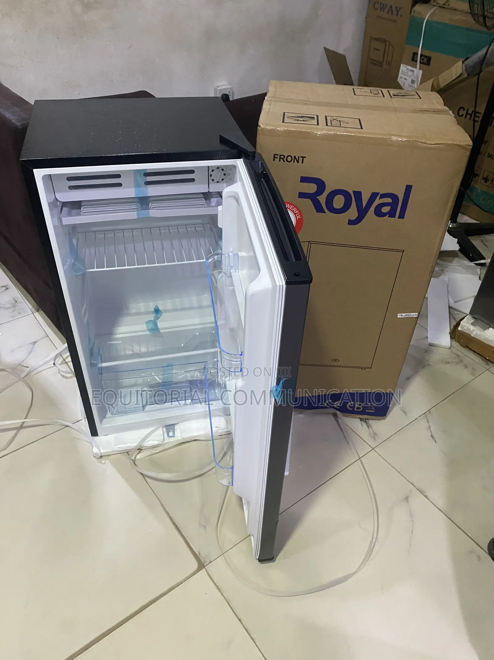 Royal 105L Refrigerator for Organized Grocery Storage