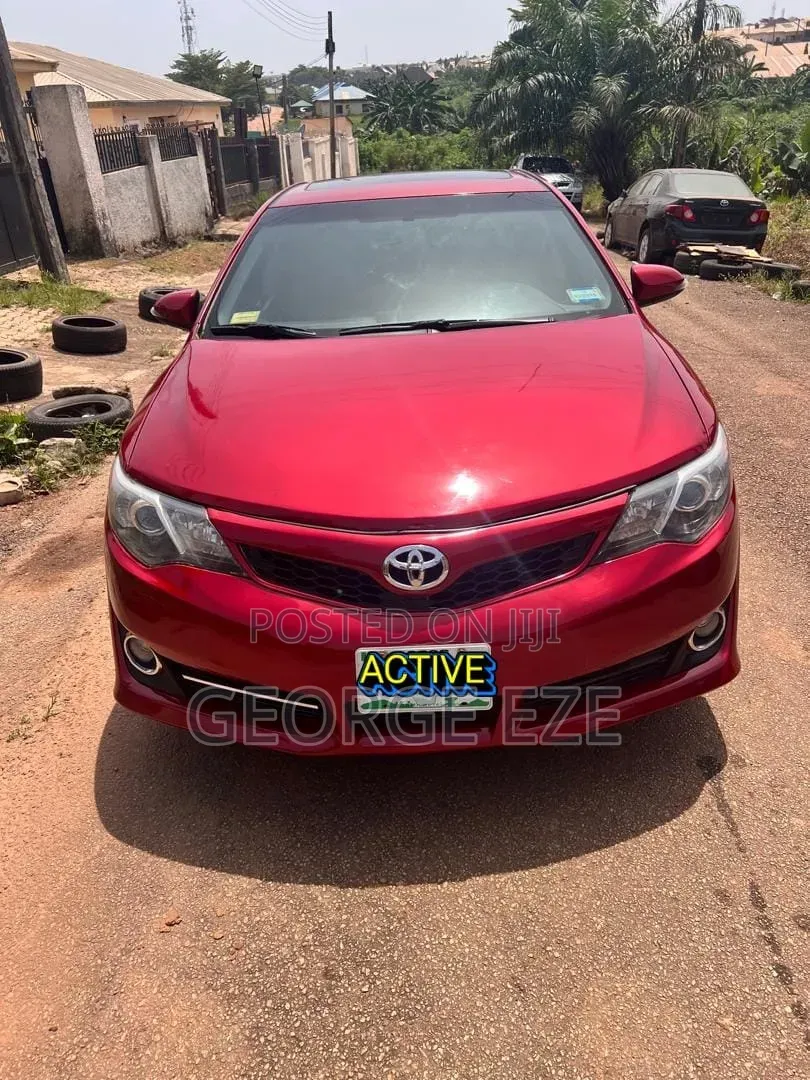 Toyota Camry 2014 Red