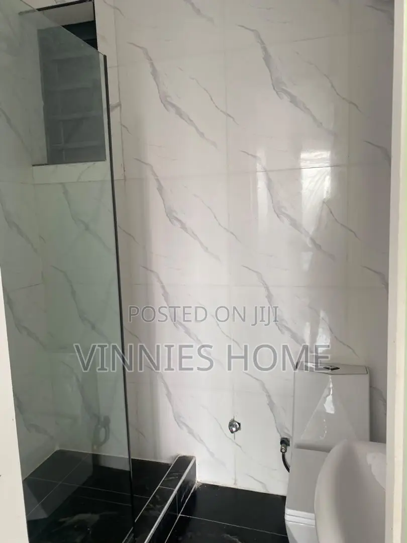 1bdrm Room & Parlour in Orchid Estate, Lekki Phase 2 for rent