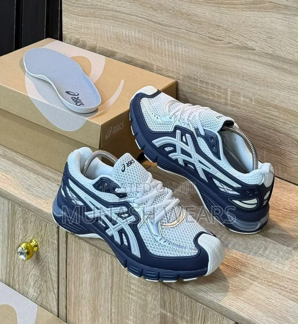 Asics Available in Black and Grey 40-46