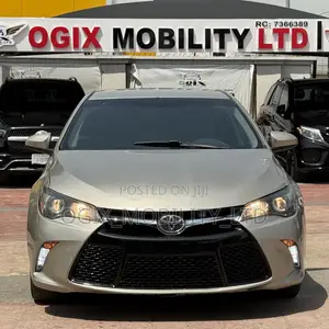 Toyota Camry 2016 Gold