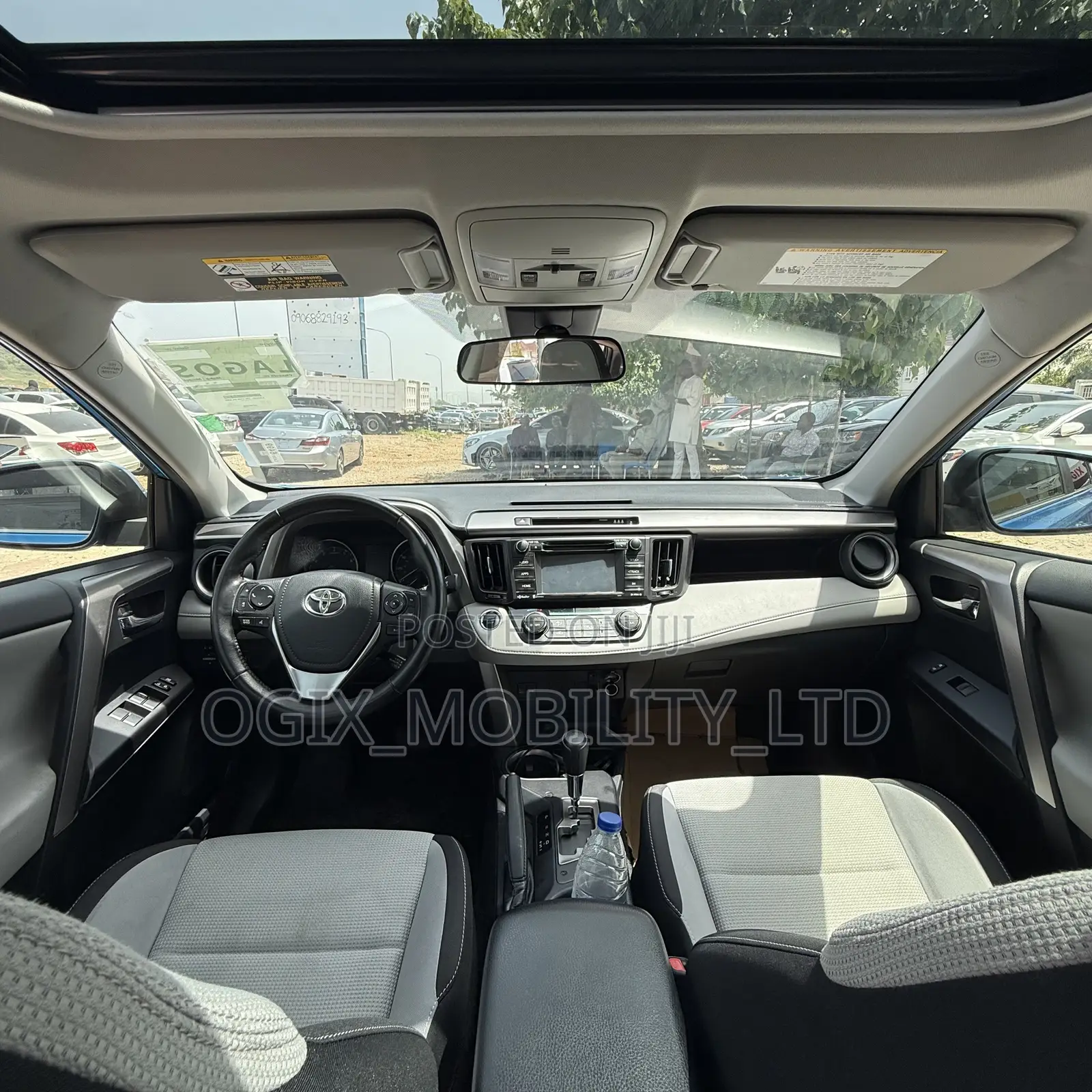 Toyota RAV4 XLE 4dr SUV (2.5L 4cyl 6A) 2018 Blue