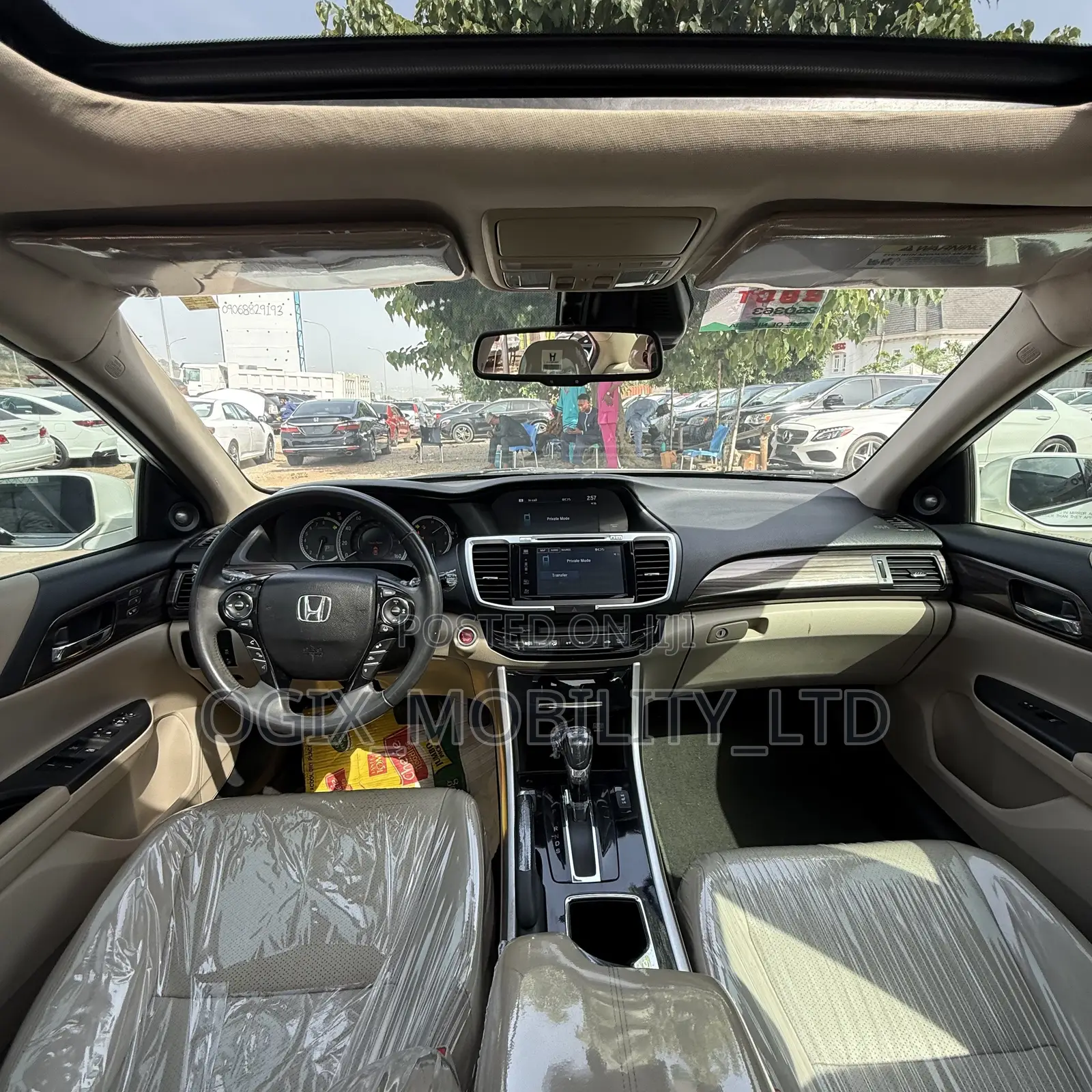 Honda Accord Touring 4dr Sedan FWD (3.5L 6cyl 6A) 2016 White