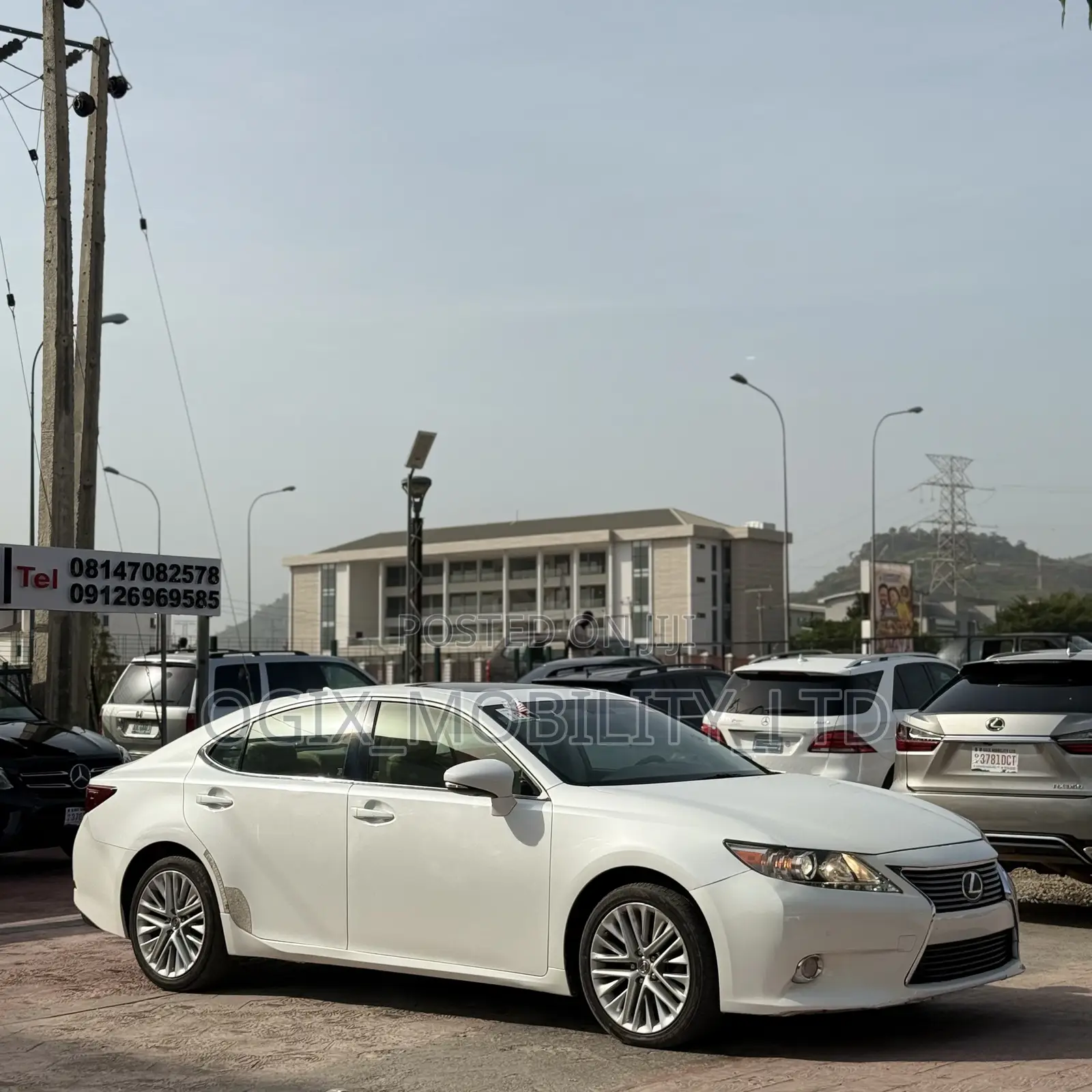Lexus ES 350 FWD 2013 White