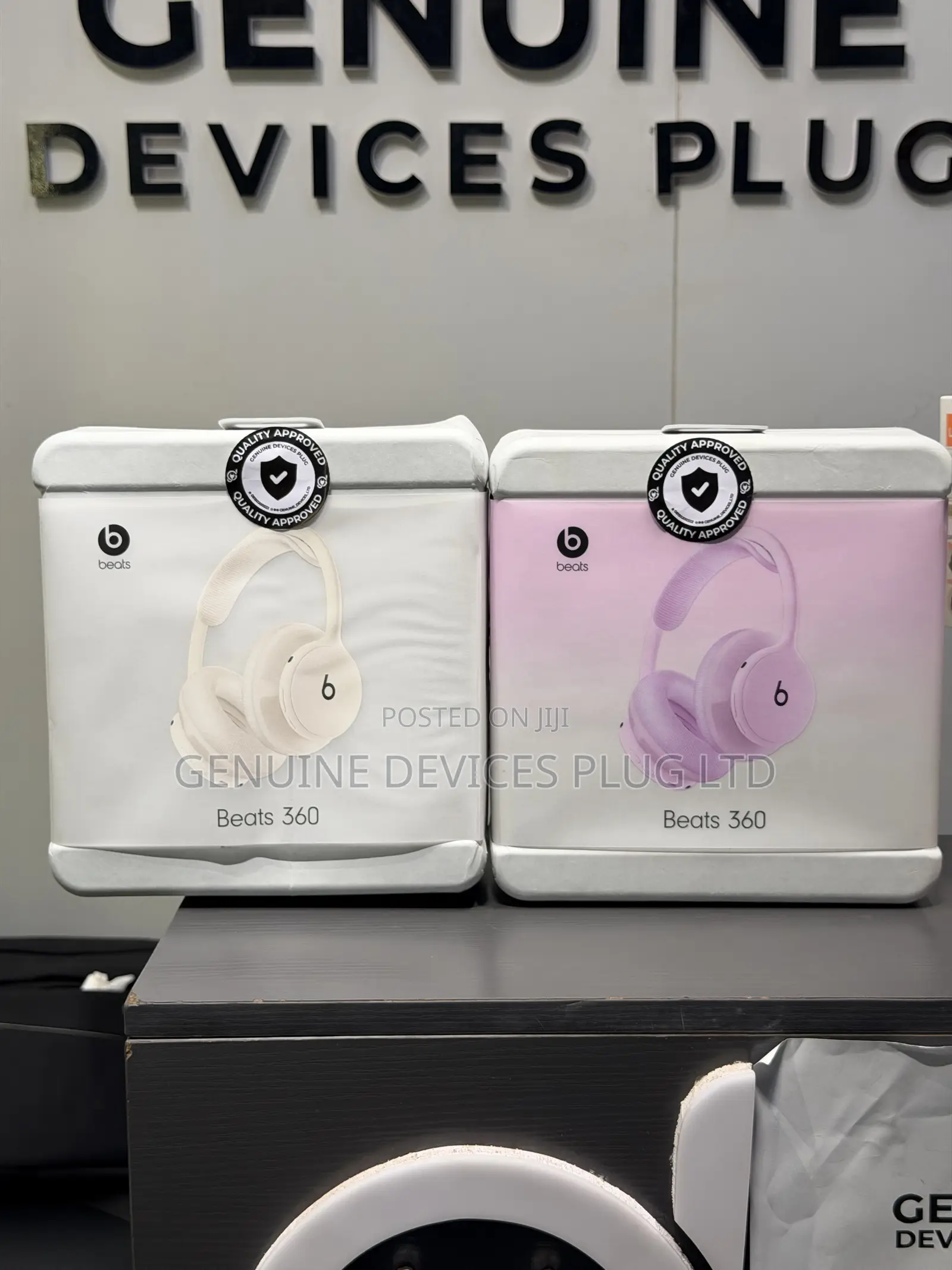Beats 360 Headphones With Changeable Cushions Sweat & Water Resistance