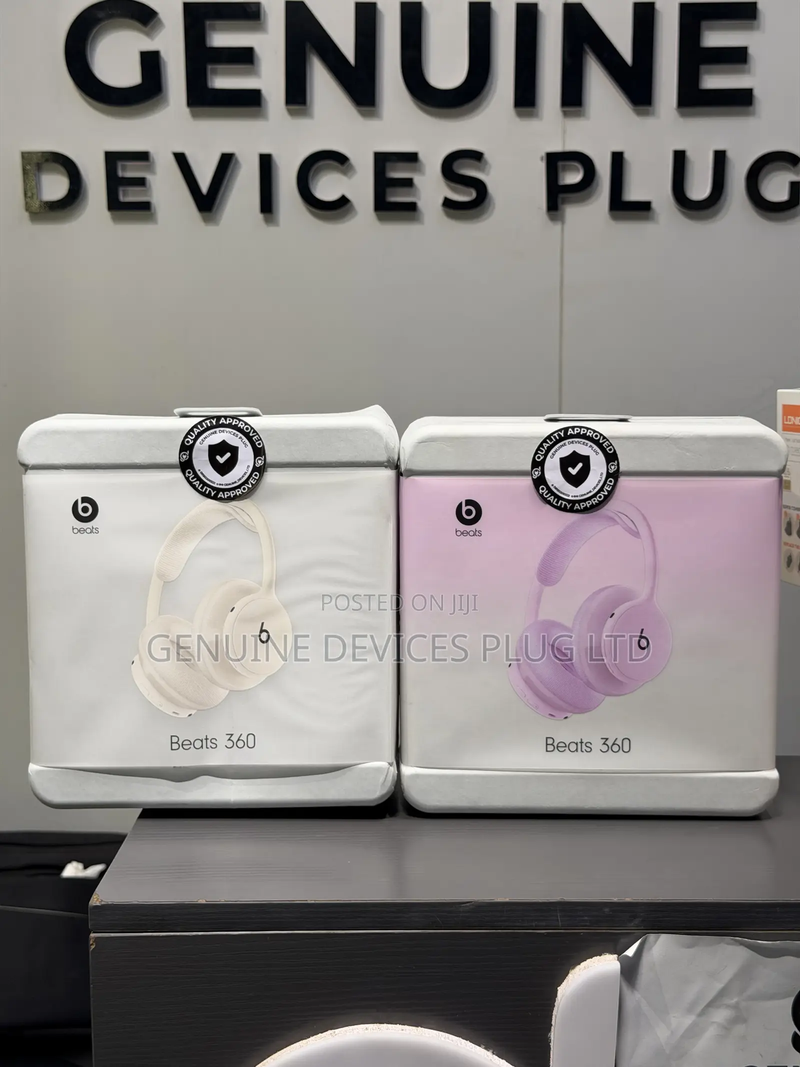 Beats 360 Headphones With Changeable Cushions Sweat & Water Resistance