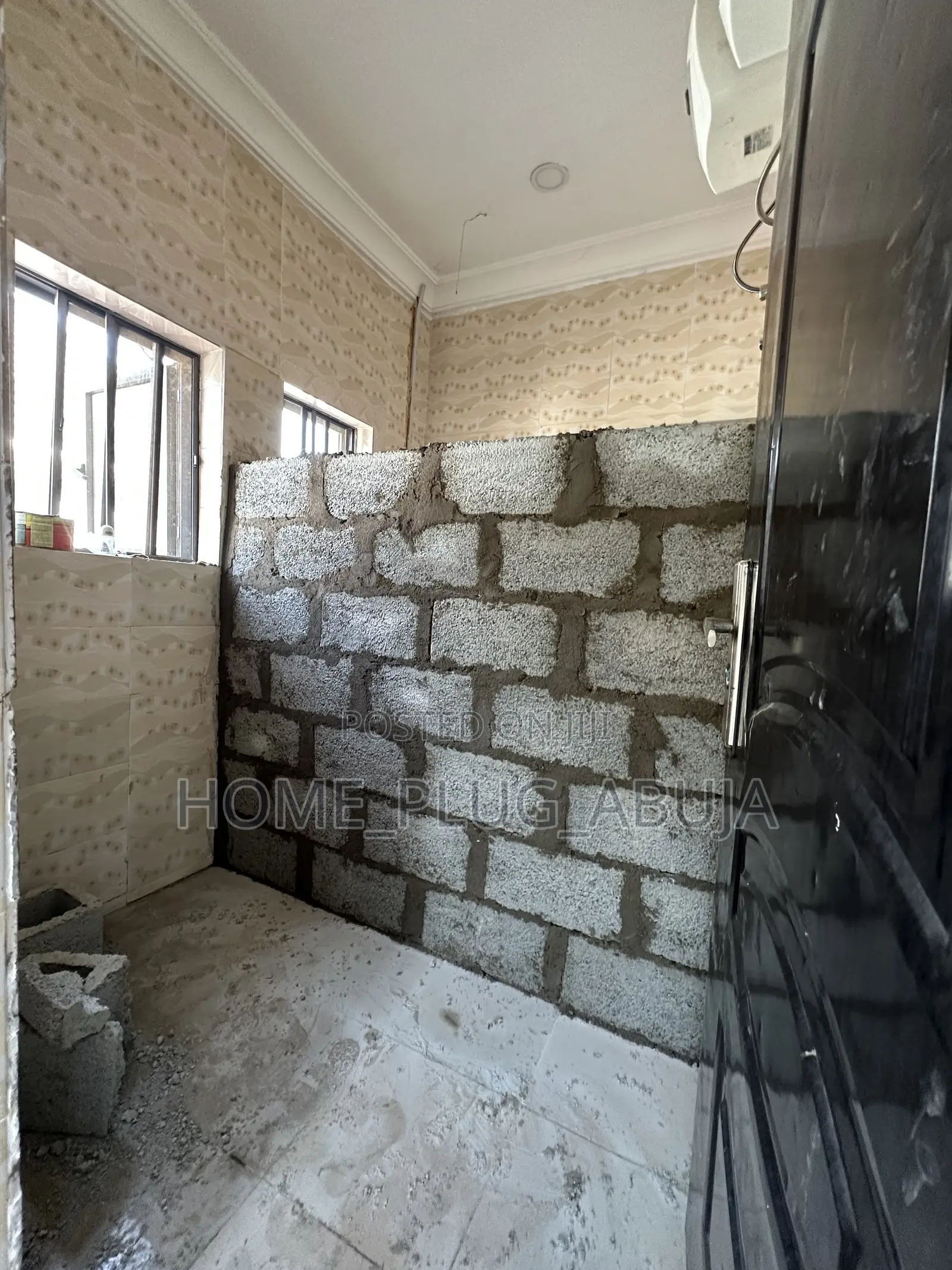Studio Apartment in Efab Queens Estate for rent
