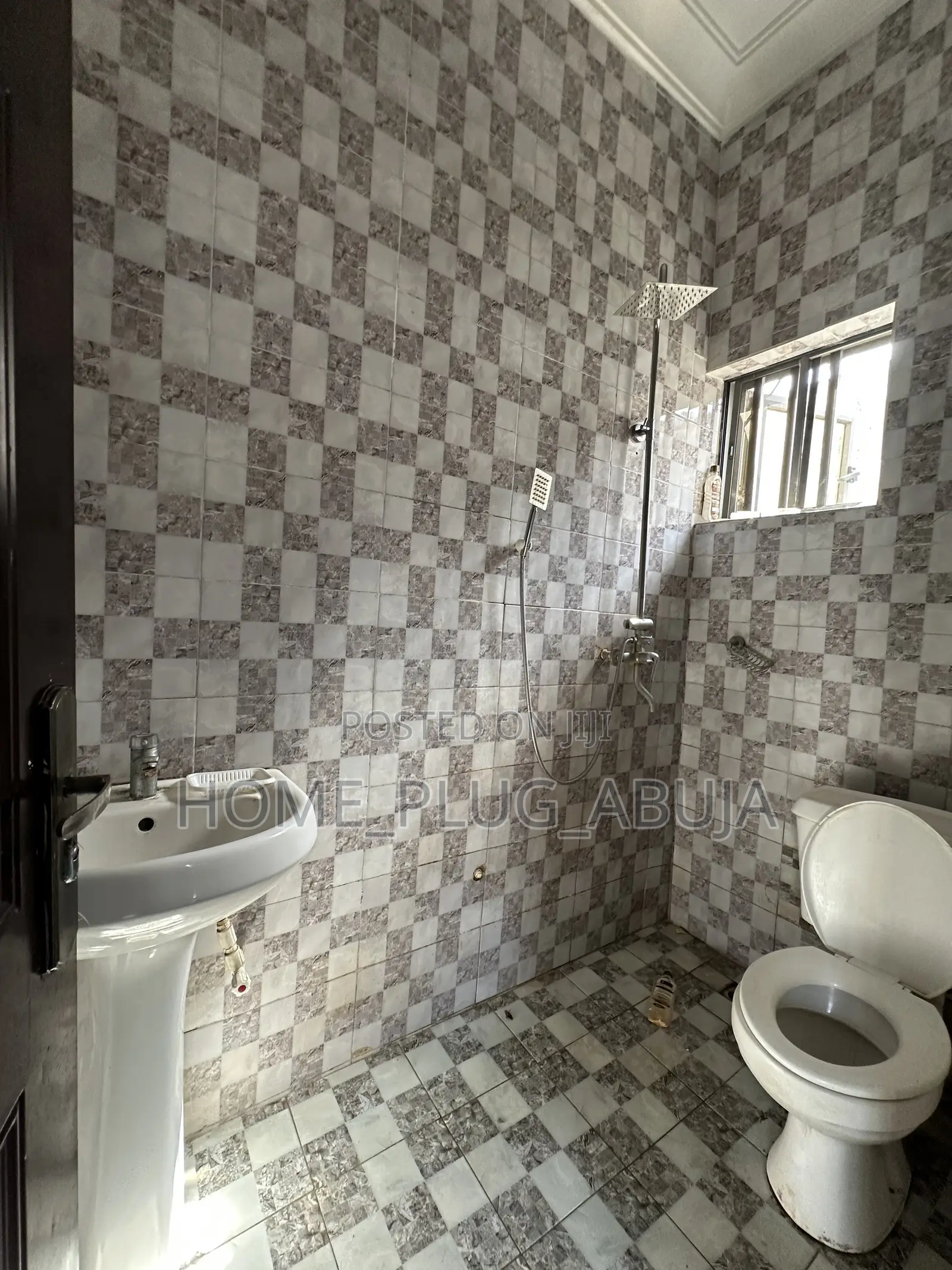 Studio Apartment in Efab Queens Estate for rent