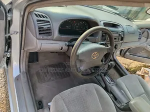 Toyota Camry LE 4dr Sedan (2.4L 4cyl 4A) 2004 Gray