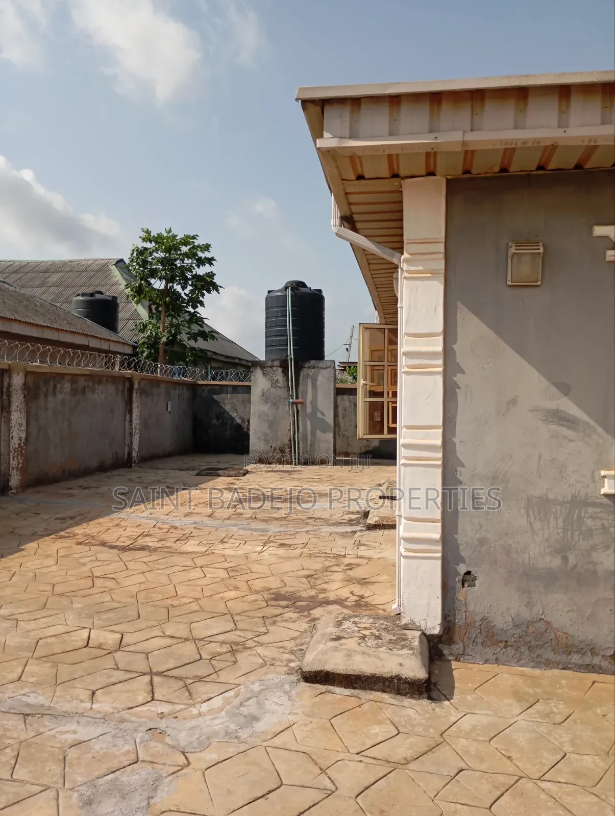 3bdrm Block of Flats in Peace Estate, Gberigbe for rent