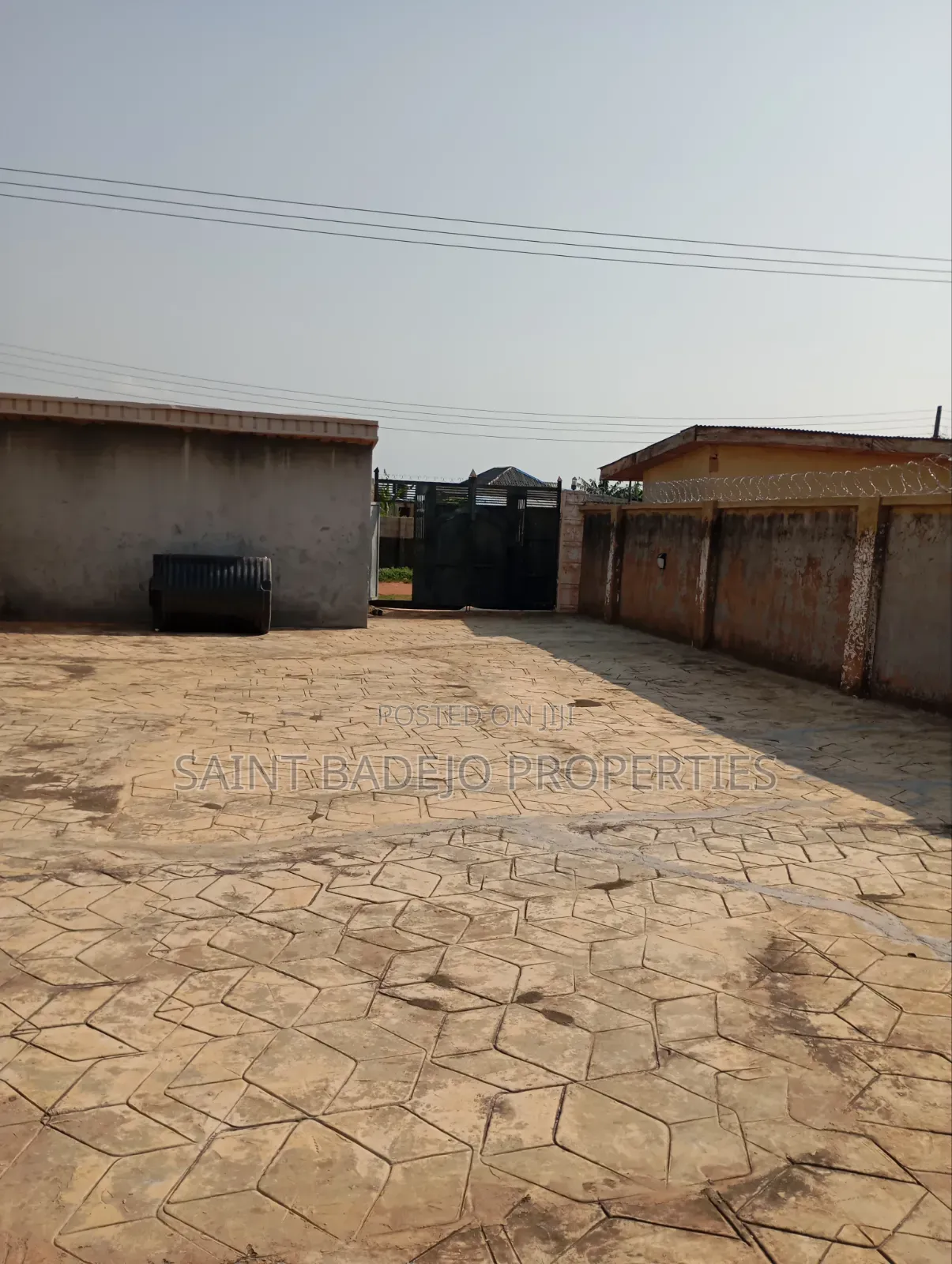 3bdrm Block of Flats in Peace Estate, Gberigbe for rent