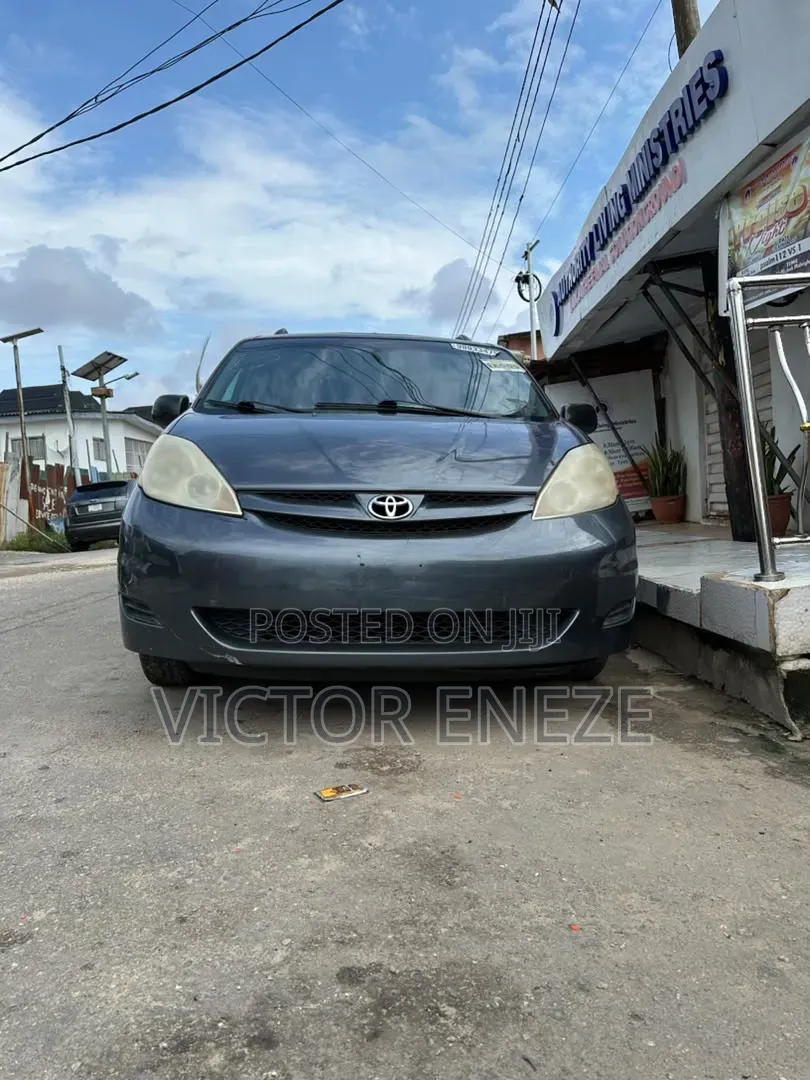 Toyota Sienna 2005 Green