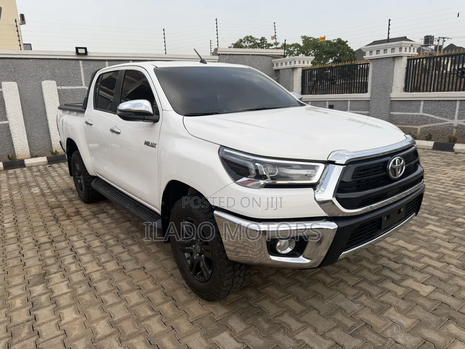 Toyota Hilux 2024 White