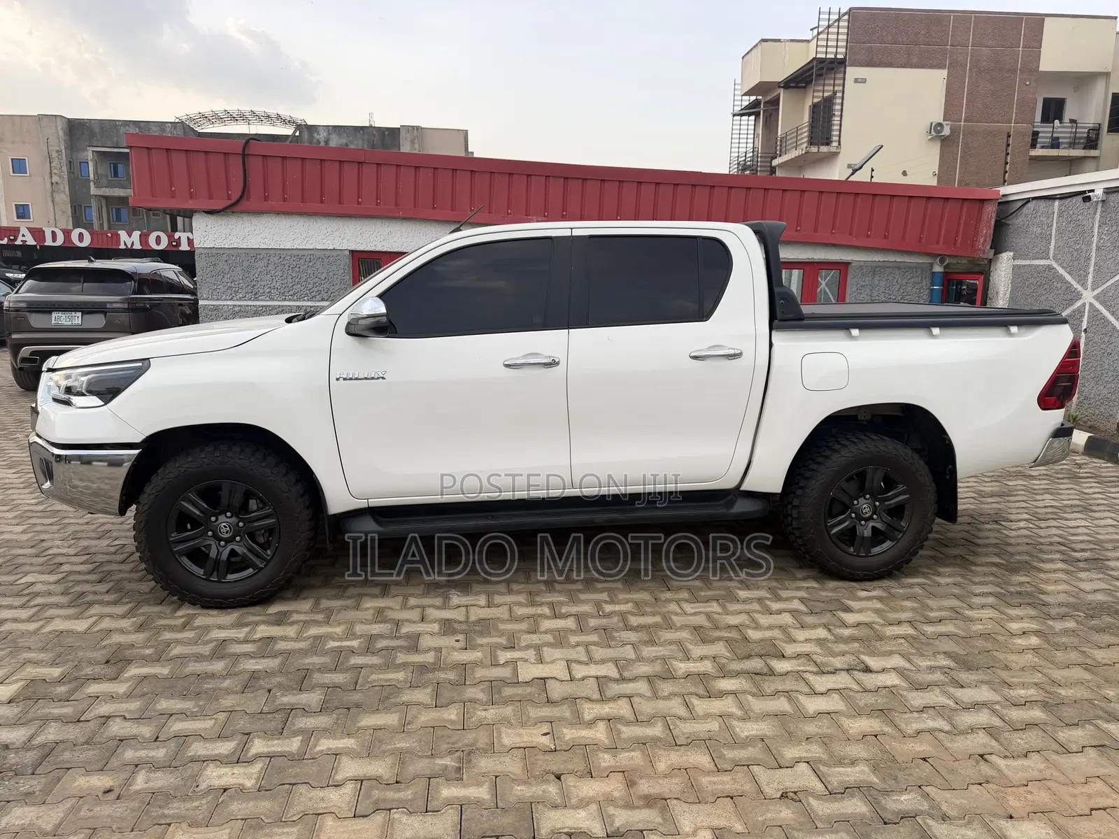 Toyota Hilux 2024 White