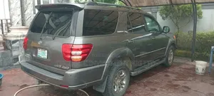 Toyota Sequoia Limited 4dr SUV 4WD (4.7L 8cyl 5A) 2005 Gray