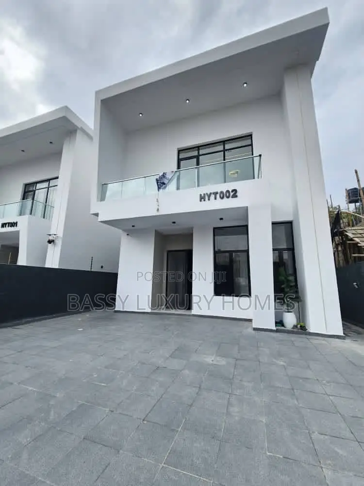 5bdrm Duplex in Lekki for sale