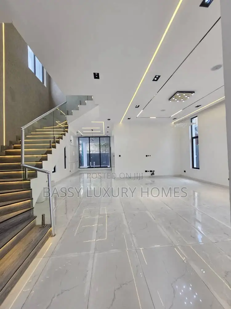 5bdrm Duplex in Lekki for sale