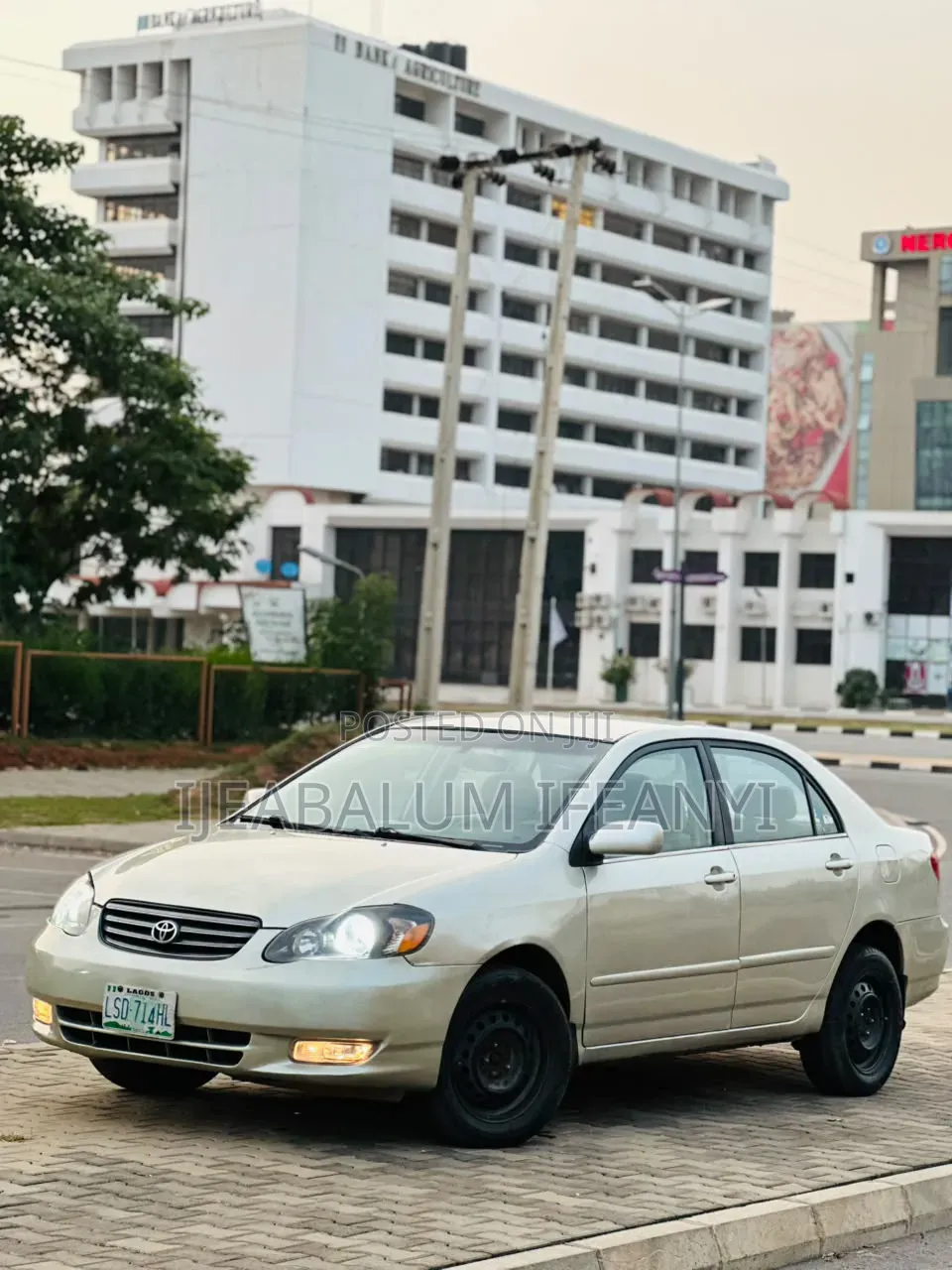 Toyota Corolla 2004 Gold