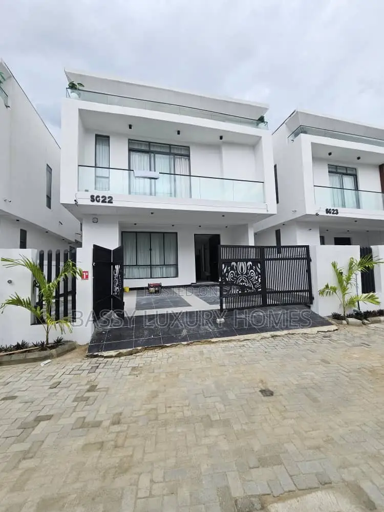 5bdrm Duplex in Lekki for sale