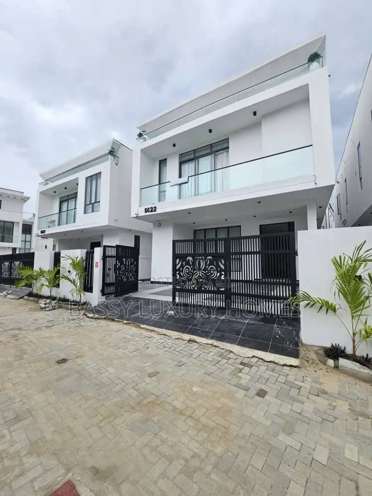 5bdrm Duplex in Lekki for sale