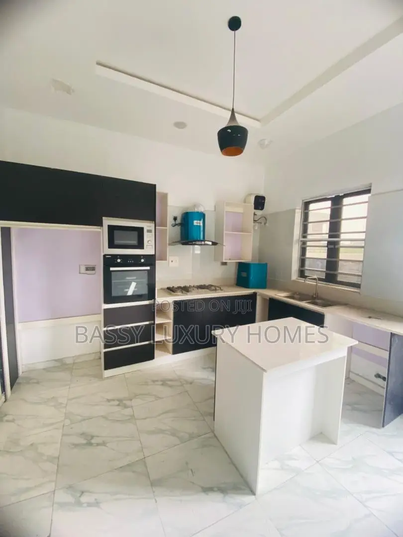 4bdrm Duplex in Lekki for sale