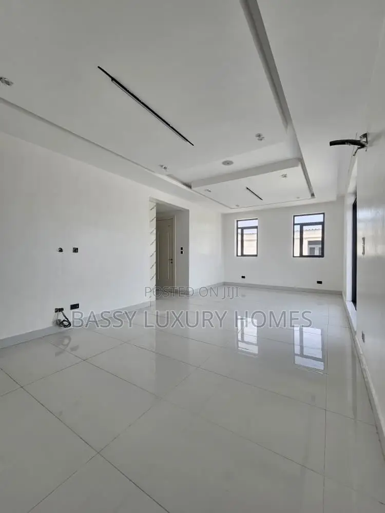 Furnished 3bdrm Apartment in Ikate for sale