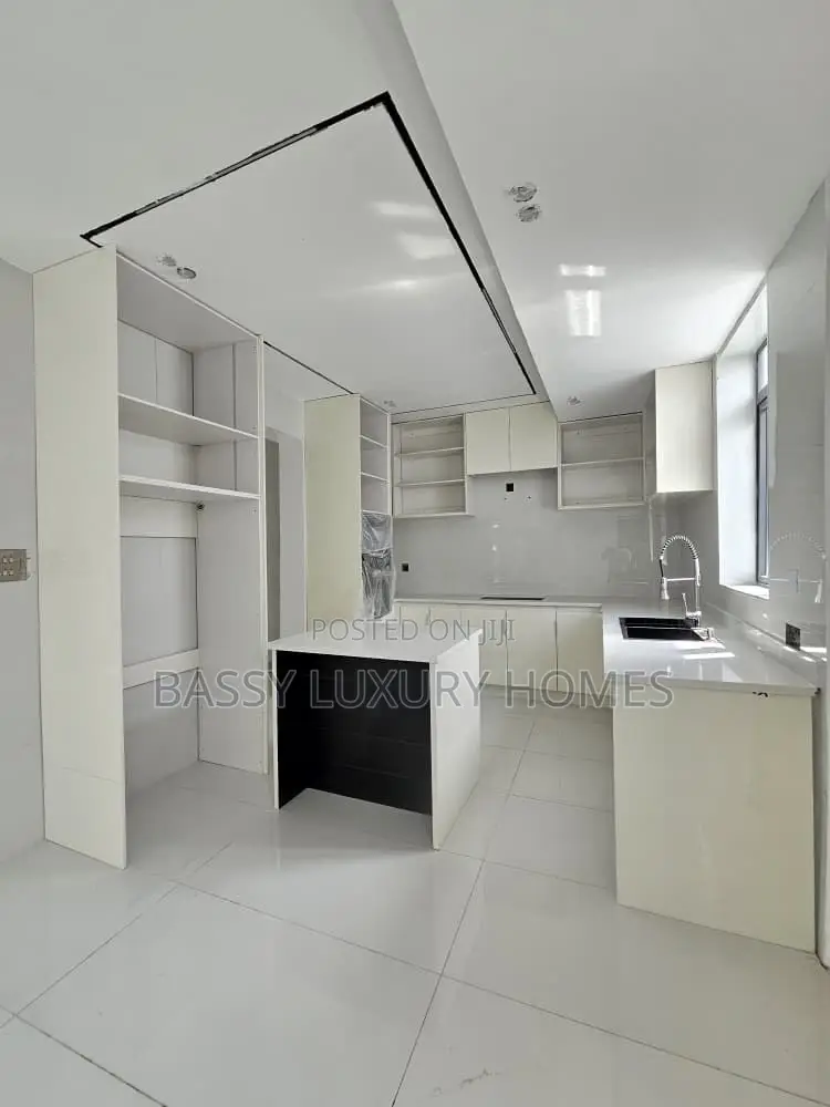 Furnished 3bdrm Apartment in Ikate for sale