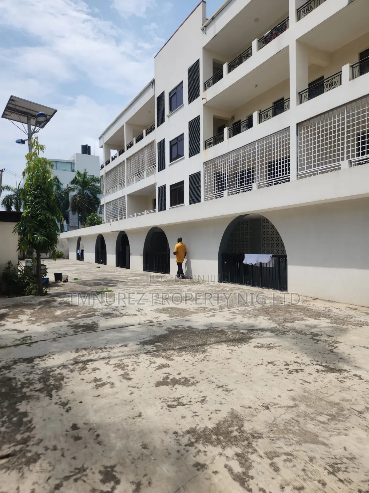 4bdrm Apartment in Kofo Abayomi for rent