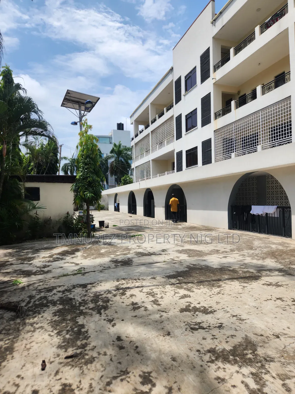4bdrm Apartment in Kofo Abayomi for rent