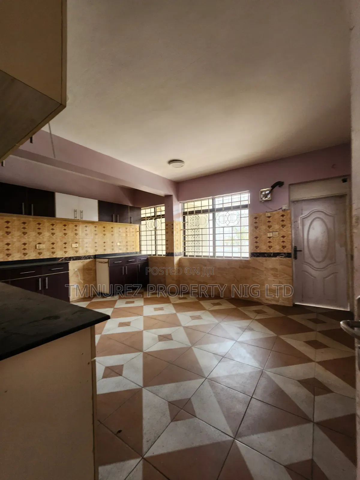 4bdrm Apartment in Kofo Abayomi for rent