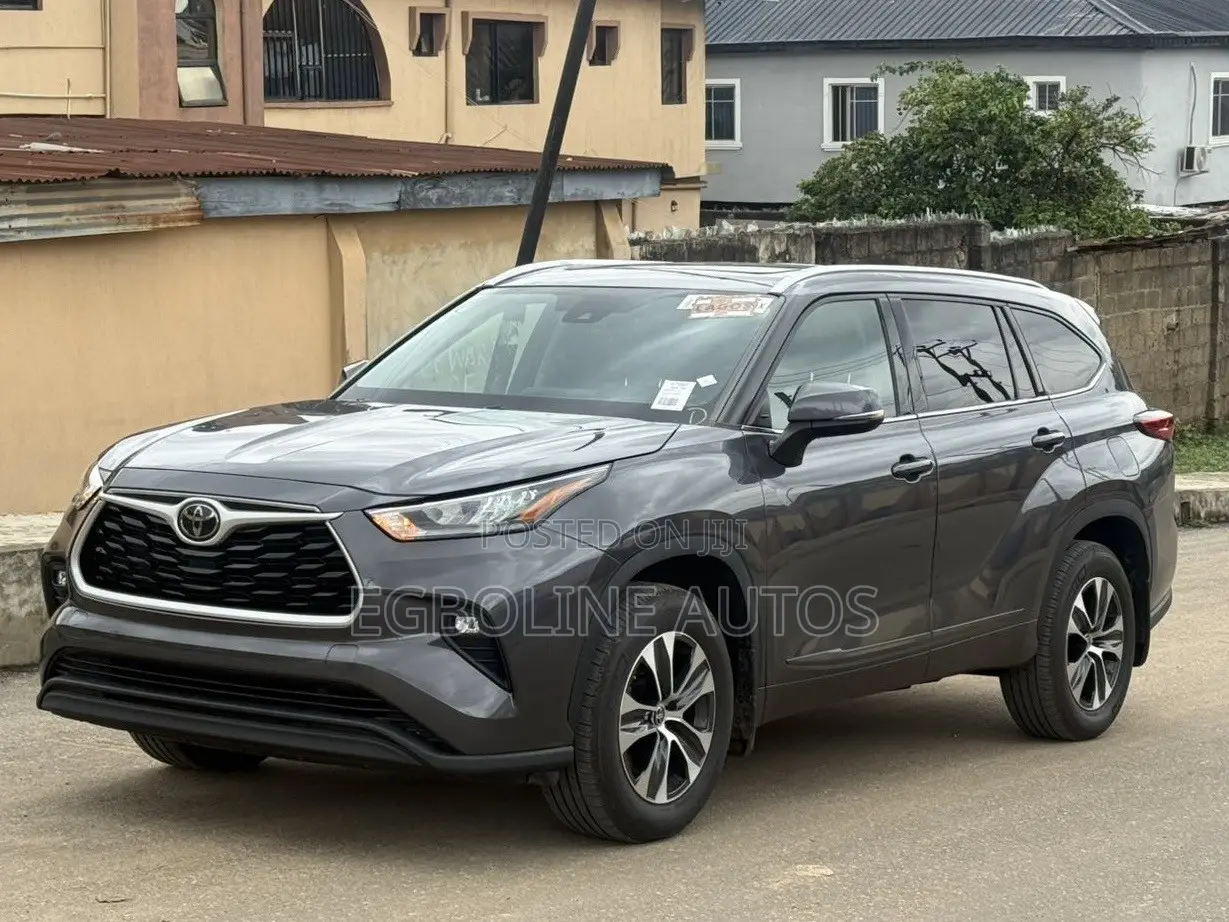Toyota Highlander XLE AWD 2020 Gray