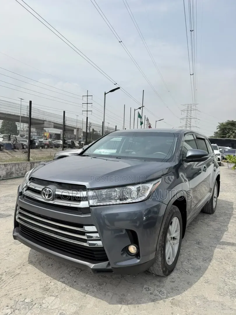 Toyota Highlander XLE 4dr SUV (3.5L 6cyl 6A) 2015 Gray