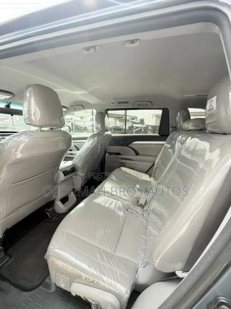Toyota Highlander XLE 4dr SUV (3.5L 6cyl 6A) 2015 Gray