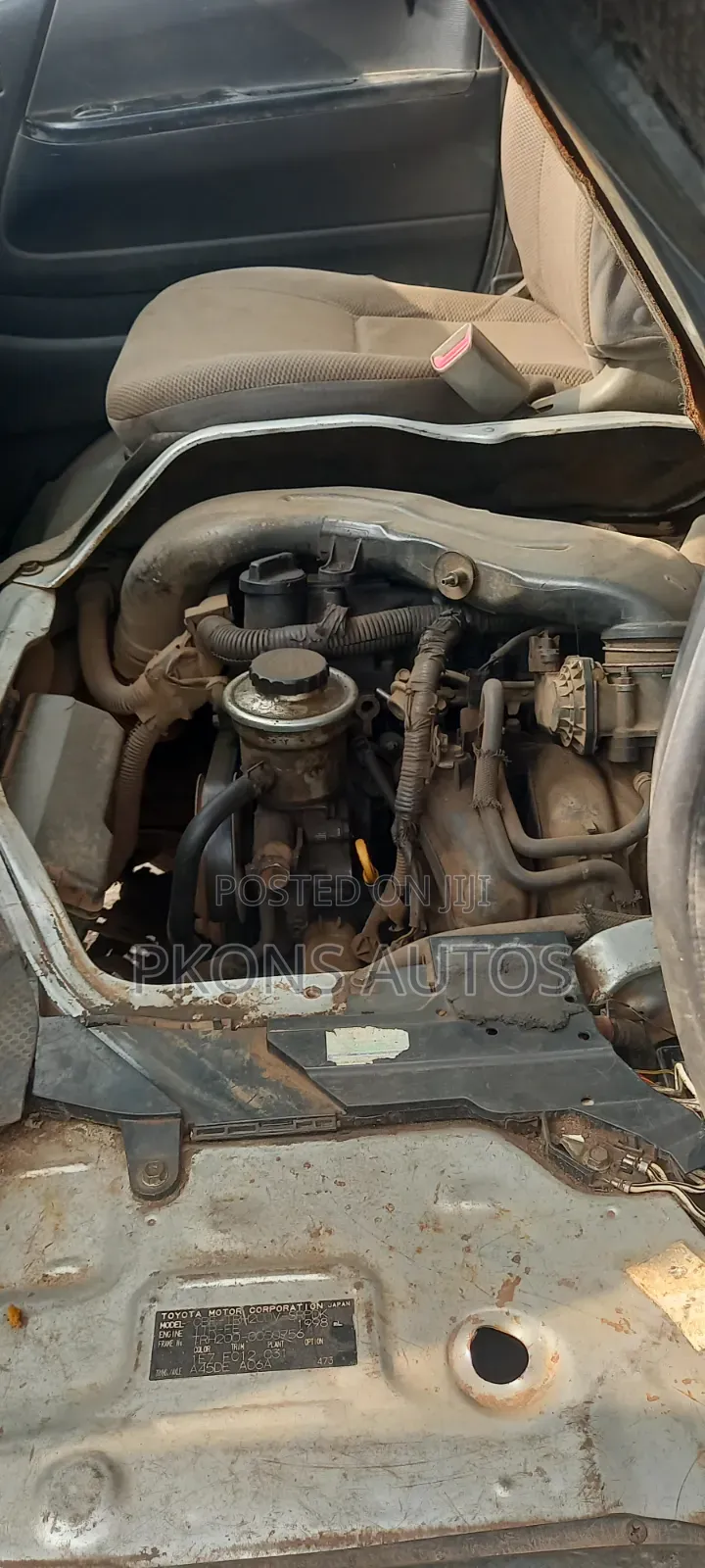 Toyota Grand HiAce 2002 White