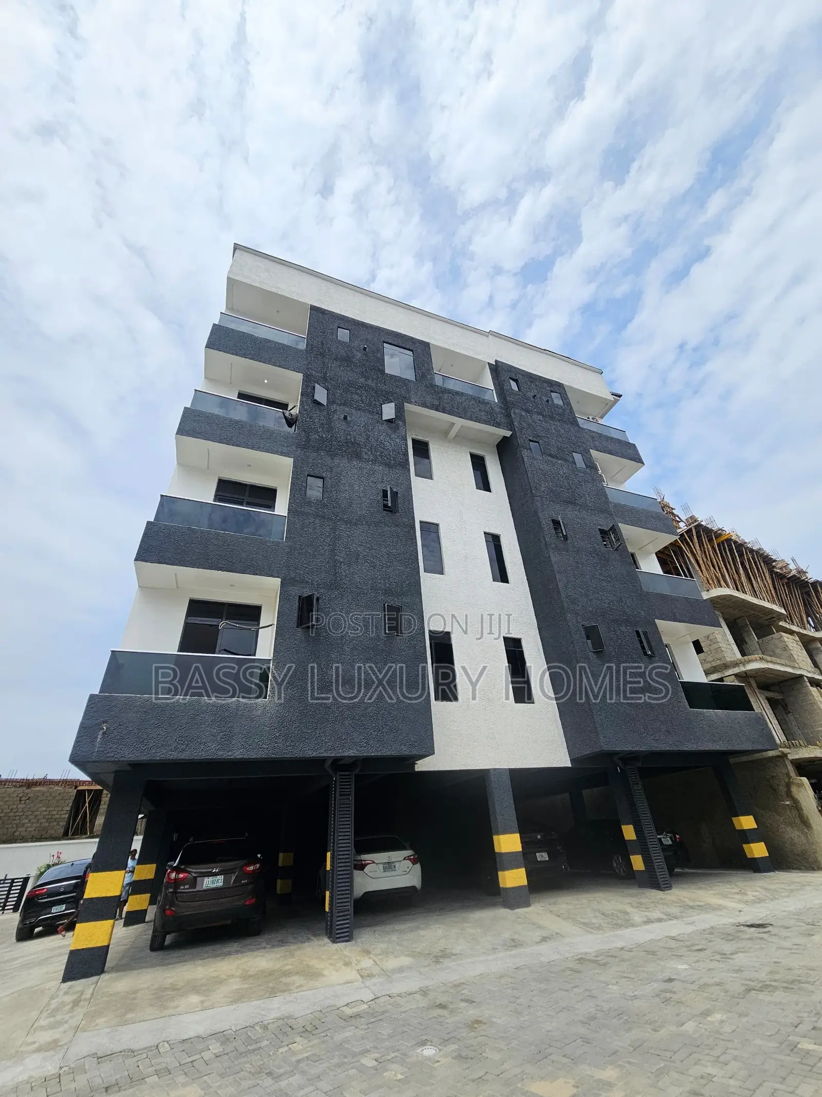 2bdrm Apartment in Lekki for sale