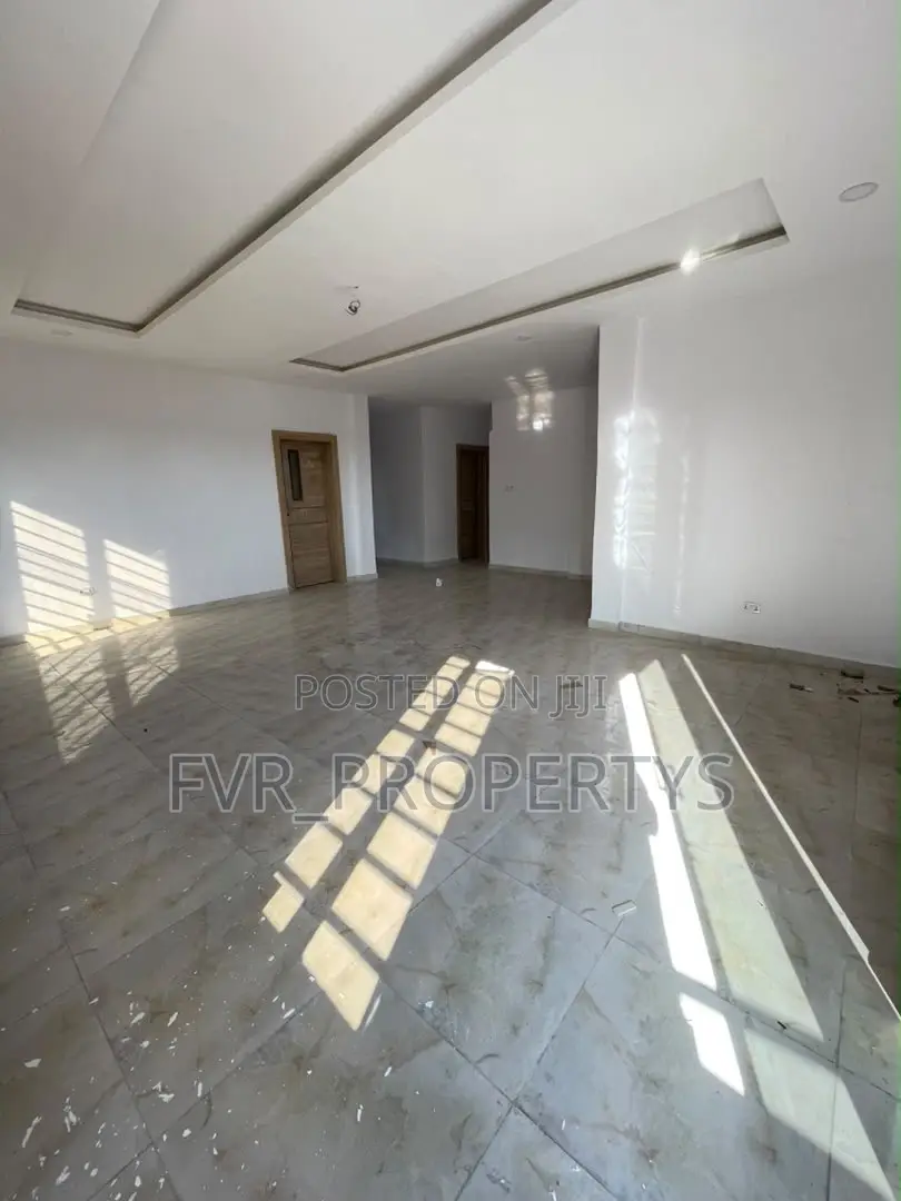3bdrm Penthouse in Ologolo for sale