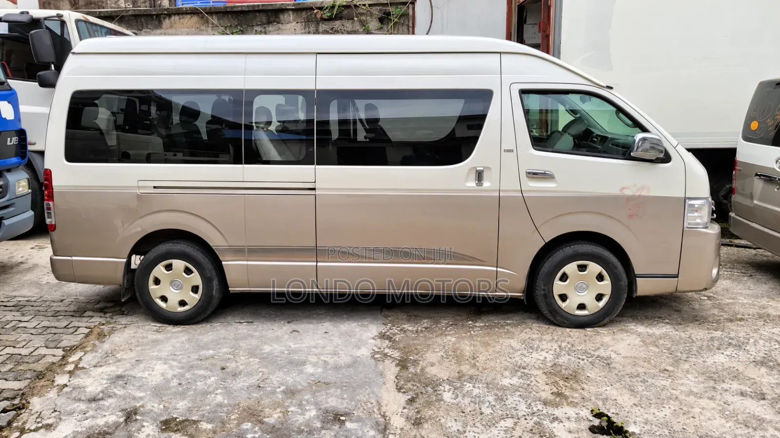 Toyota HiAce 2015 White