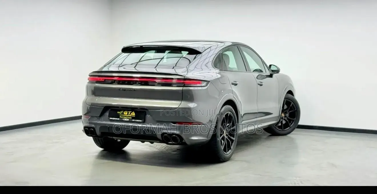 Porsche Cayenne GTS AWD 2025 Gray
