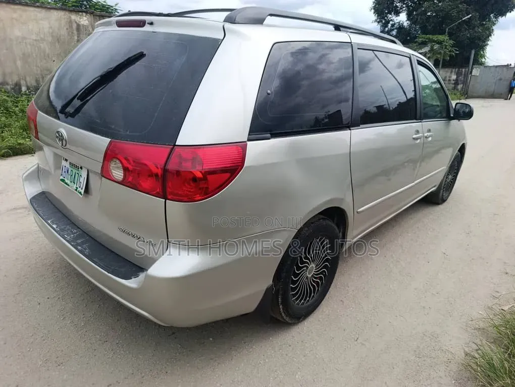 Toyota Sienna CE 2005 Silver