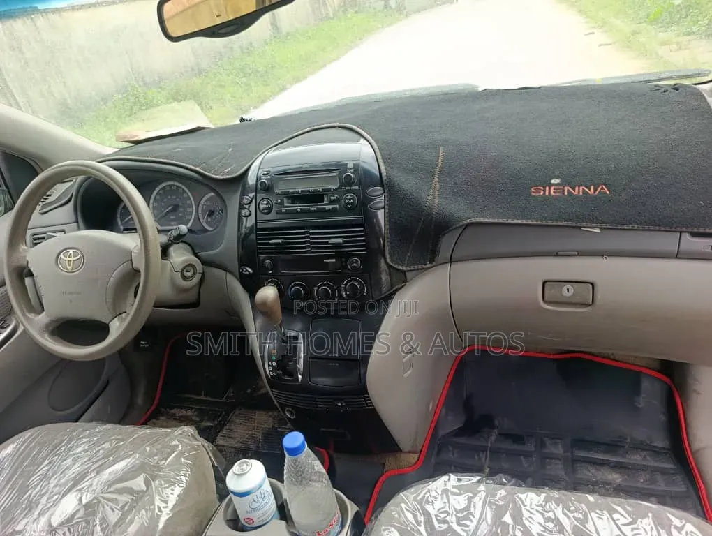 Toyota Sienna CE 2005 Silver