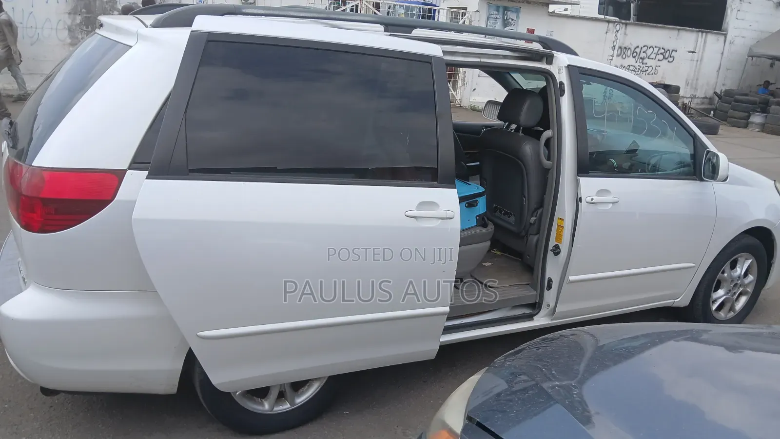 Toyota Sienna 2004 White