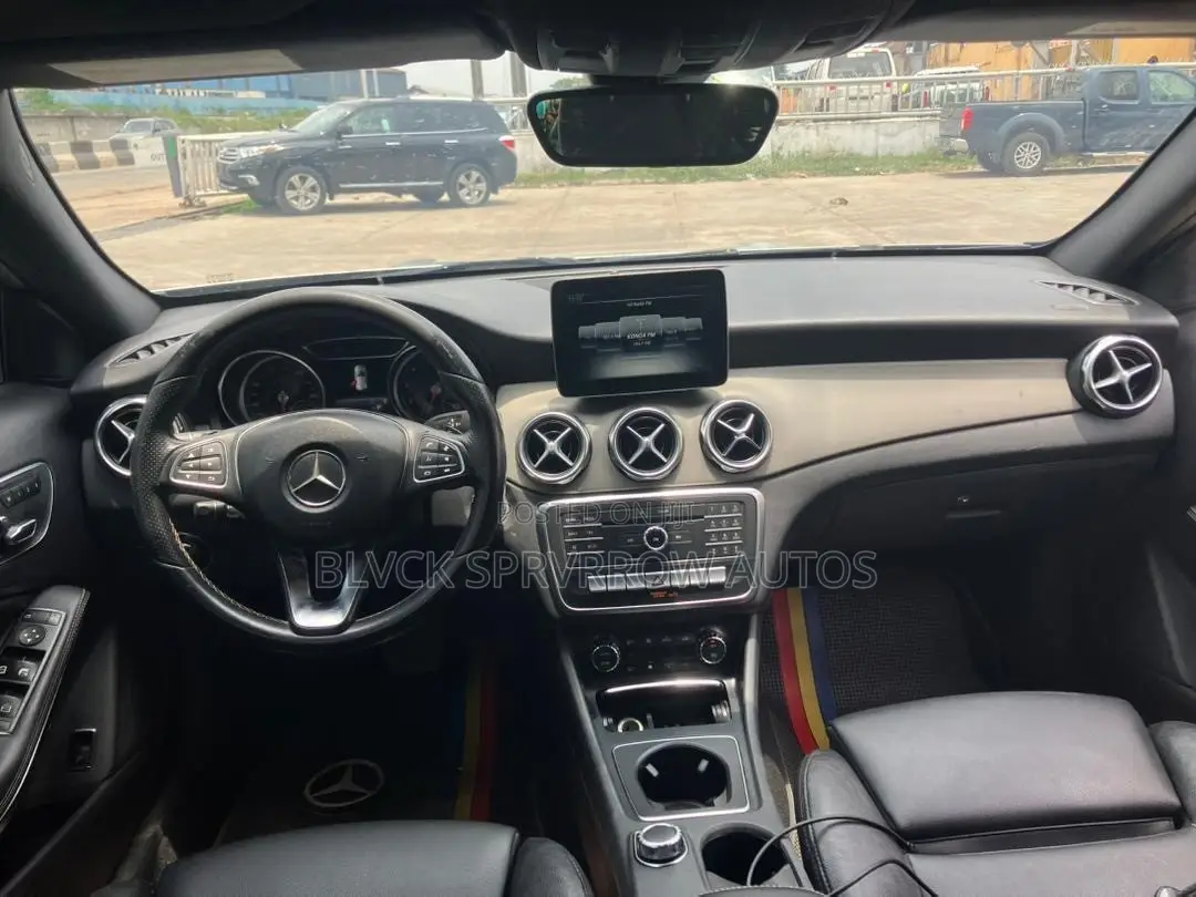 Mercedes-Benz GLA 250 2018 Silver