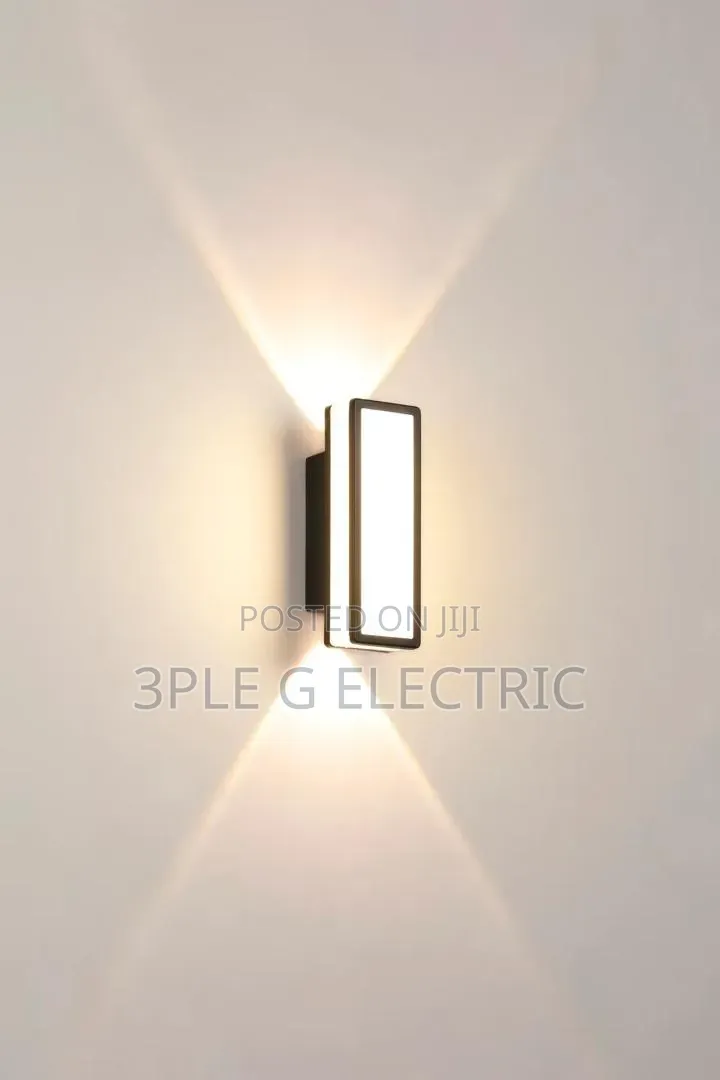 Waterproof LED Outdoor Lamp for Gate Area
