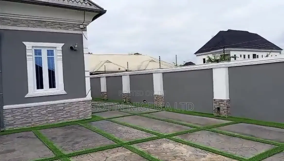 4bdrm Bungalow in Benin City for sale